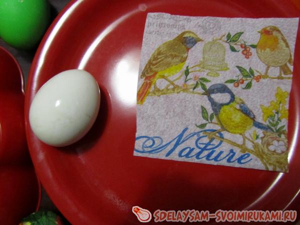 Пасхальные яйца в технике декупаж