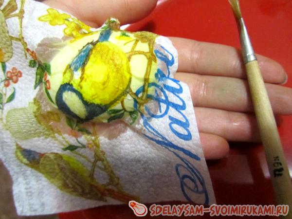 Пасхальные яйца в технике декупаж