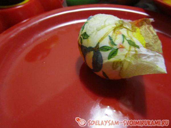 Пасхальные яйца в технике декупаж