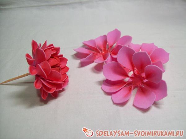 Георгин из фоамирана