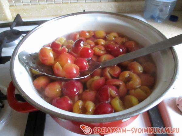 черешневый холодный суп