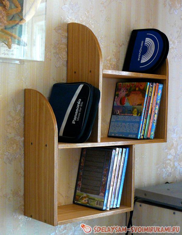 Трехэтажная полочка