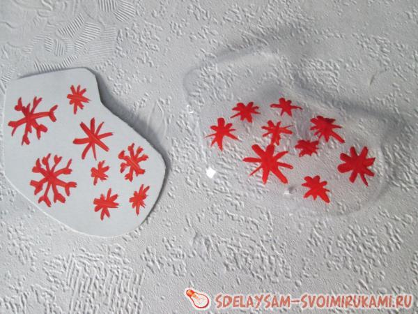 Рисуем яркокрасные снежинки