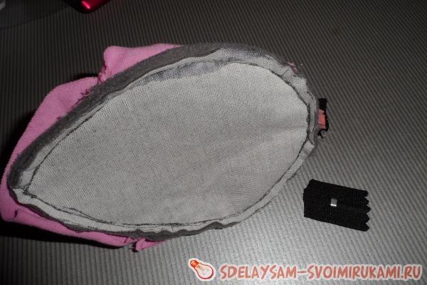 Обрежьте излишки ткани