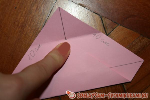 придерживая