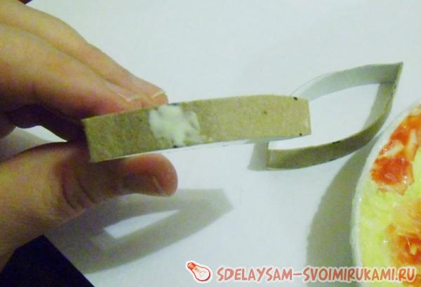 смазываем клеем