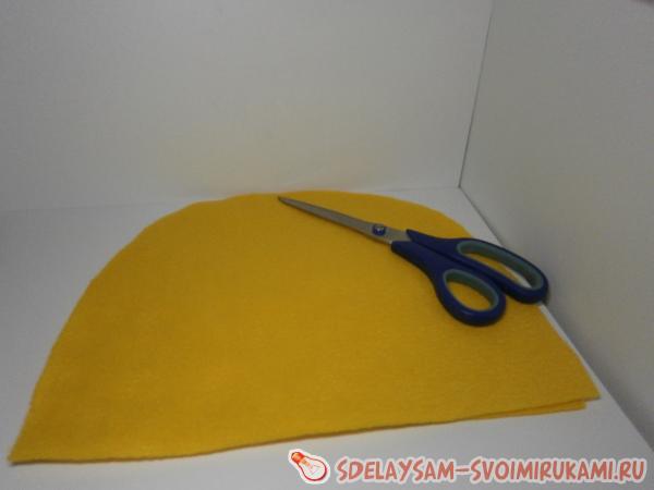 Вырезать две детали