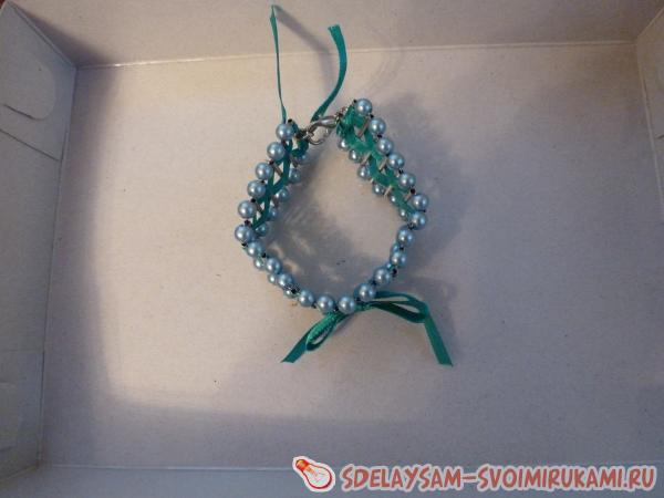 завязываем небольшой отрезок ленты