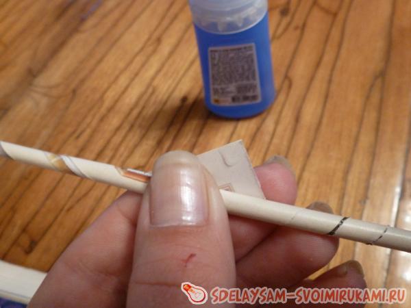 закрепляем клеем