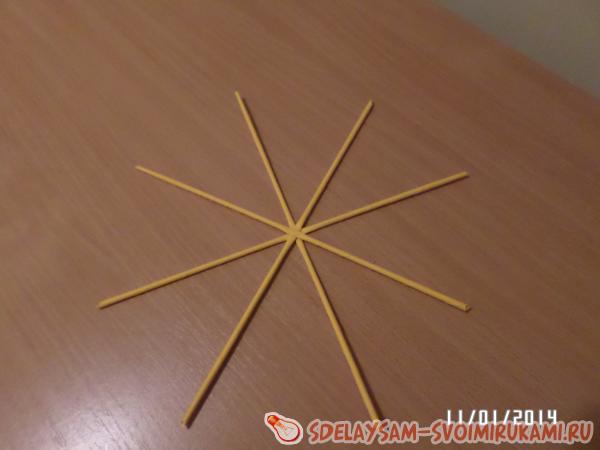 Начинаем плести подставку