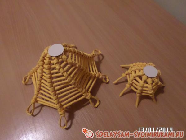 приклеиваем ко дну