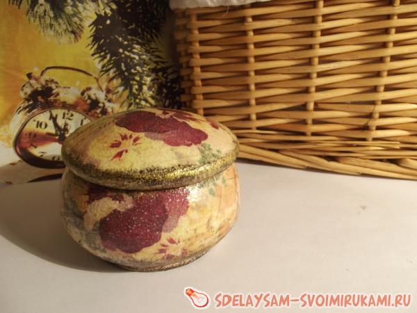 Закрепите слой краски лаком