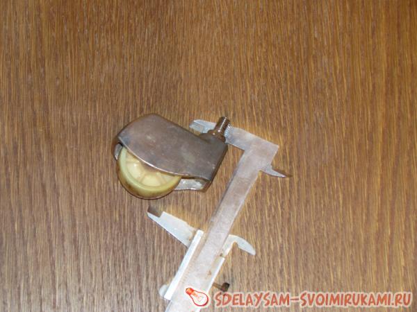 Замеряем высоту колесика