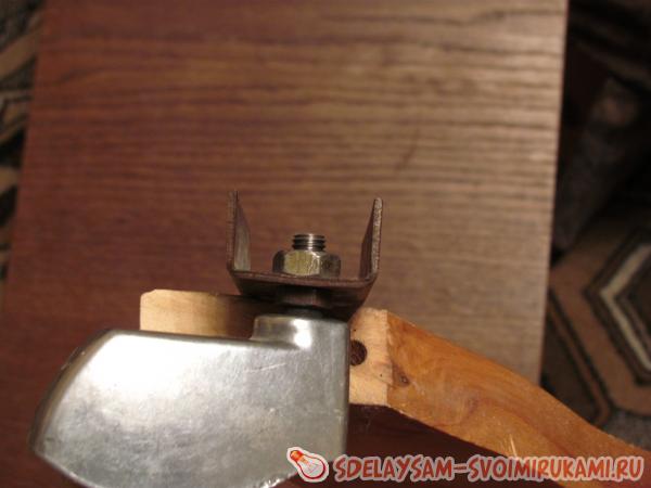 закрепляем колесико гайкой