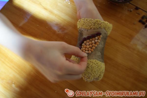 покрываем красными бобами