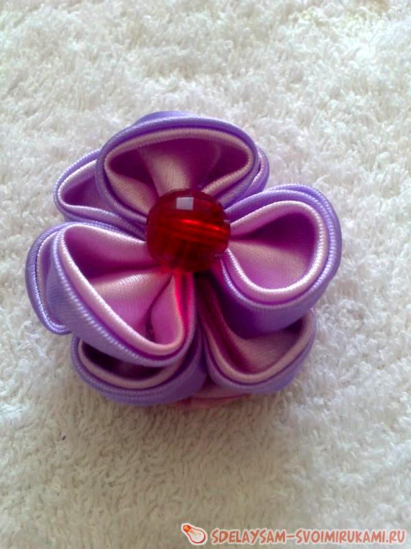 по цвету бусинку