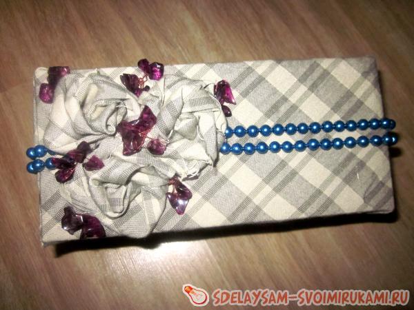 Шкатулка украшенная тканью