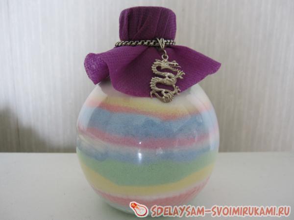 бутылочка с цветной солью