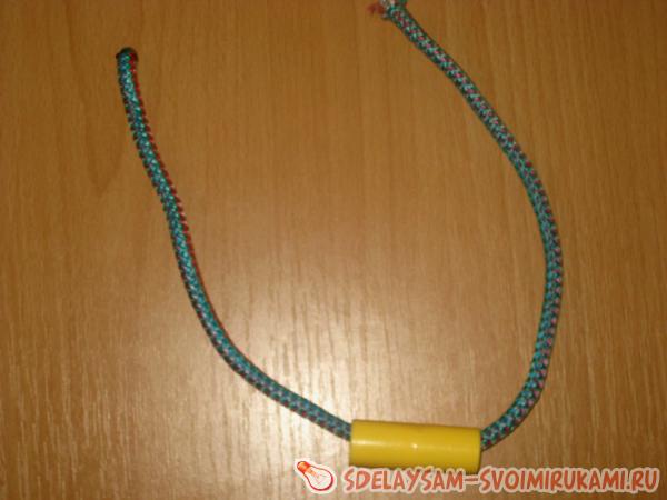 продеваем веревку