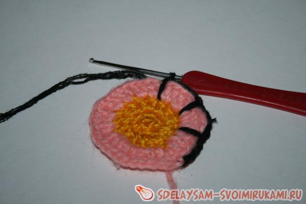 Следующий ряд выполняем ниткой