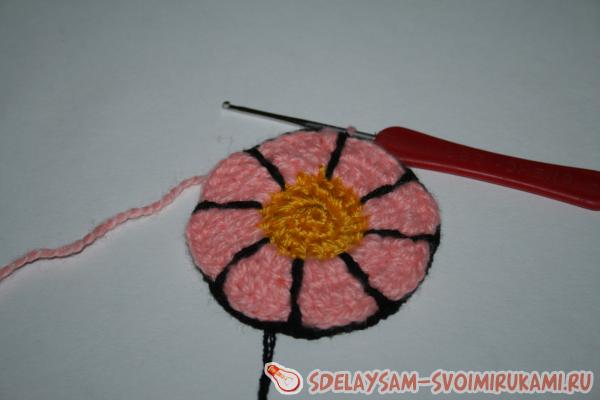 выполняем ряд из нитки для фона