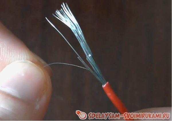 одну из маленьких проволочек