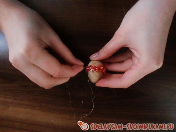 Пасхальное яйцо оплетенное бисером