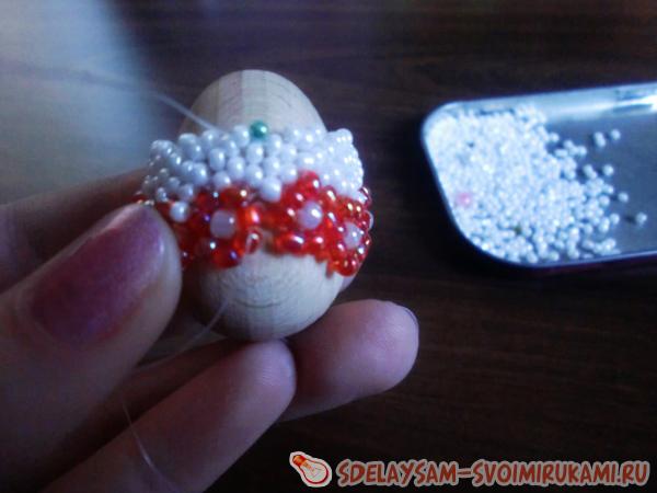 Пасхальное яйцо оплетенное бисером