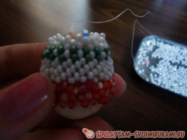 Пасхальное яйцо оплетенное бисером