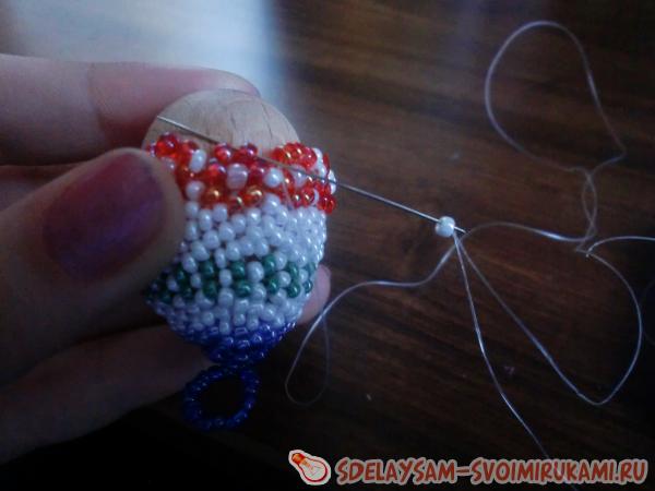 Пасхальное яйцо оплетенное бисером