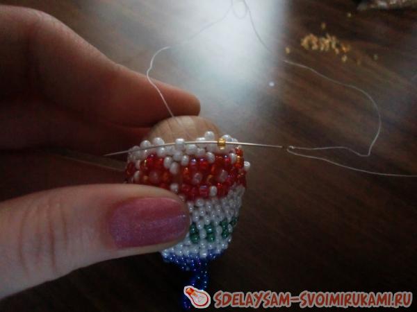 Пасхальное яйцо оплетенное бисером