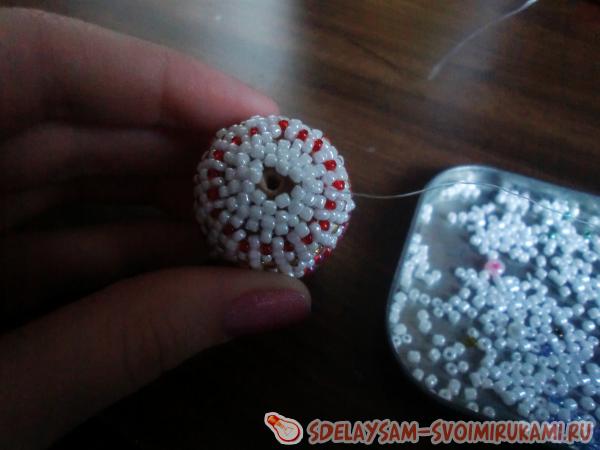 Пасхальное яйцо оплетенное бисером