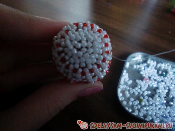 Пасхальное яйцо оплетенное бисером