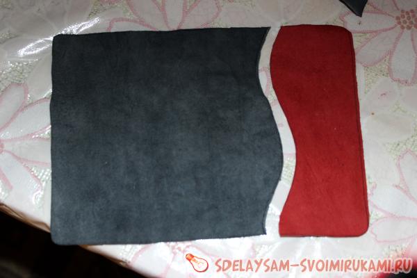 Два кусочка кожи клеем слепить