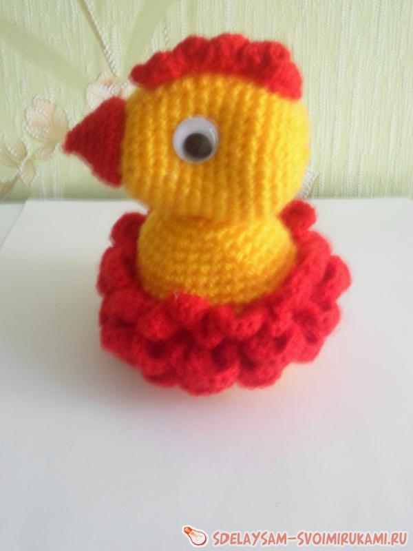 Пасхальная курочка с яйцами