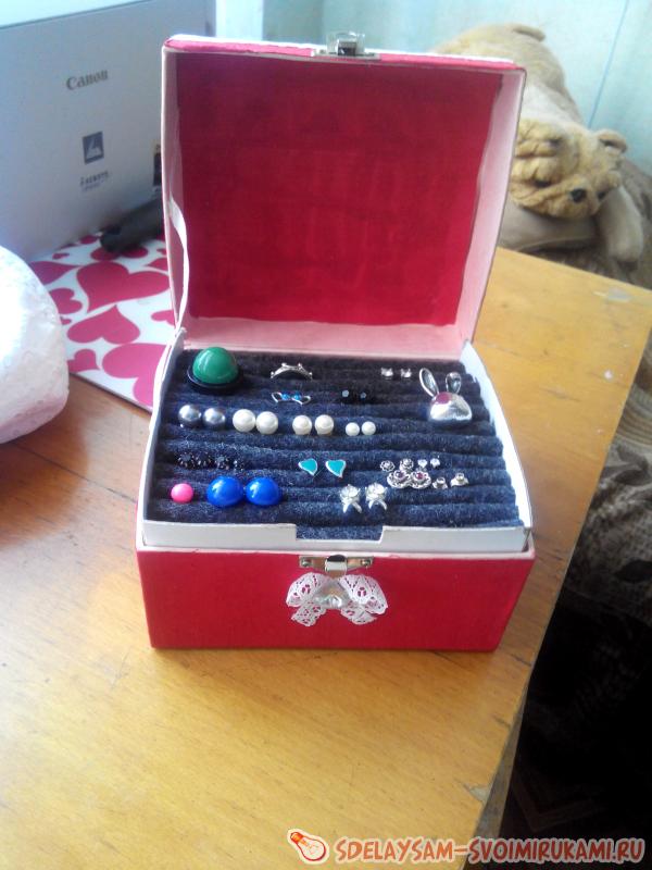 Шкатулка для украшений
