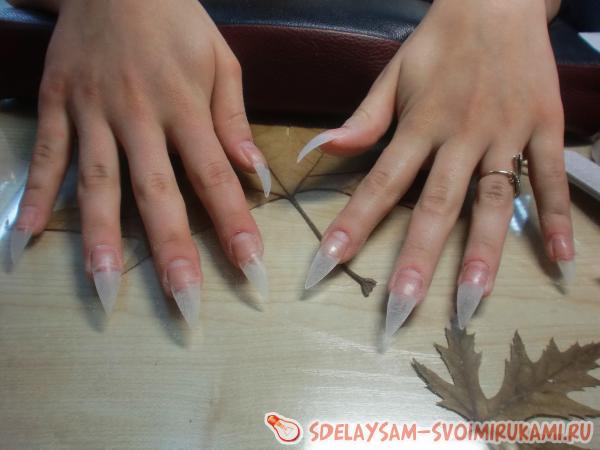 Наращивание ногтей акрилом