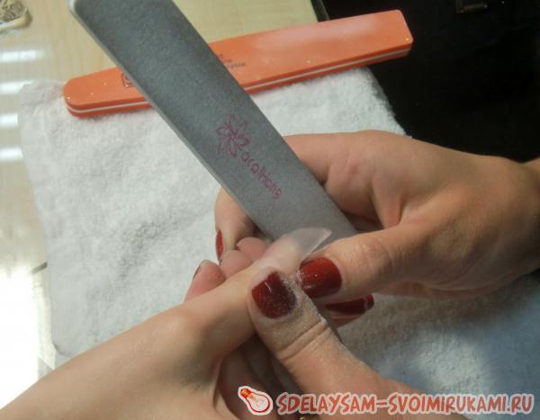 Наращивание ногтей акрилом