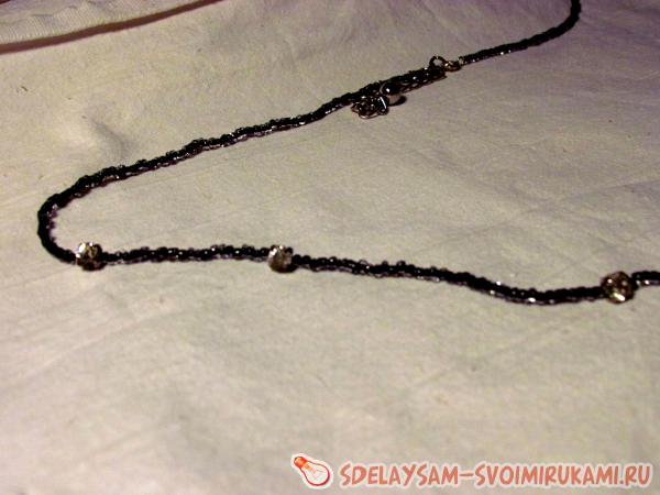 надеваем на леску страз на основе