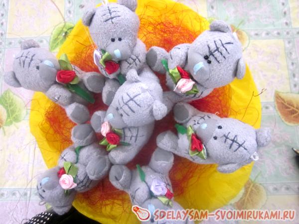 букетик из мягких игрушек