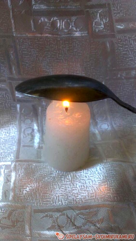 нагрейте ложку