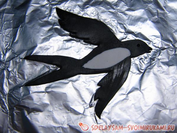 прикатываем ласточку скалкой