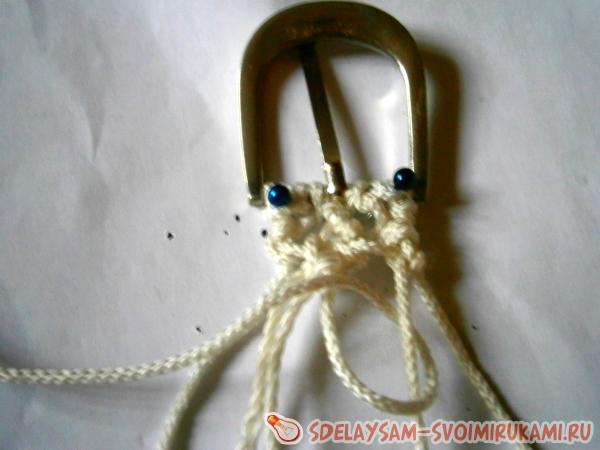 Пояс макраме с бусинками