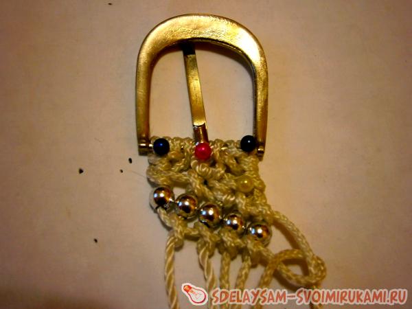 Пояс макраме с бусинками