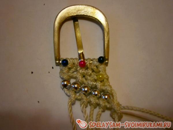 Пояс макраме с бусинками