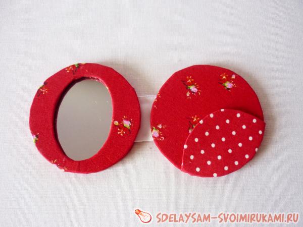 Приклеиваем часть с кармашком