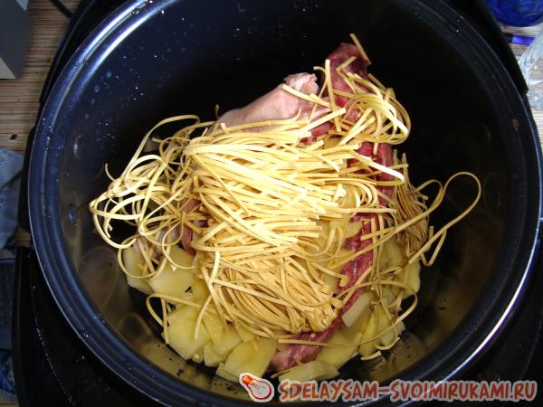 добавляем лапшу