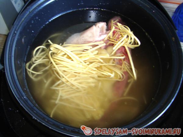 заливаем водой