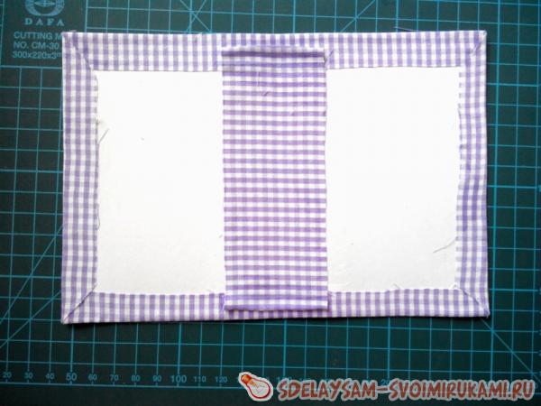 Приклейте ткань к внутренней стороне