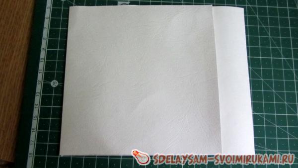 приклеиваем